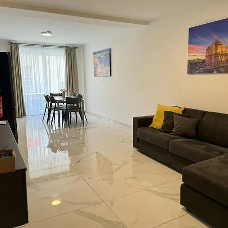 Διαμέρισμα Spacious 3bd Family With Terrace - By Hostmt *