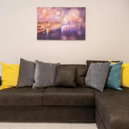 Διαμέρισμα Spacious 3bd Family With Terrace - By Hostmt *