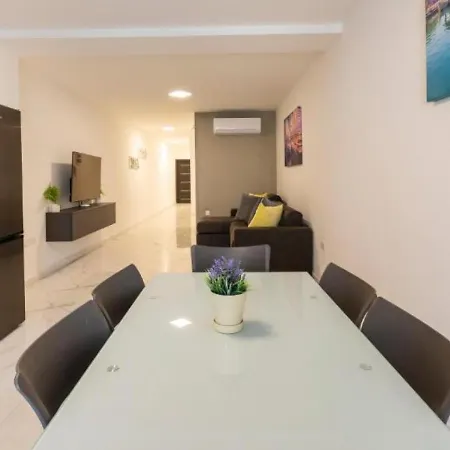 Διαμέρισμα Spacious 3bd Family With Terrace - By Hostmt Σεντ Πόλς Μπέι