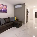 Apartman Spacious 3bd Family With Terrace - By Hostmt
