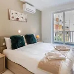 Apartman Spacious 3bd Family With Terrace - By Hostmt