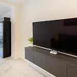 Spacious 3bd Family With Terrace - By Hostmt