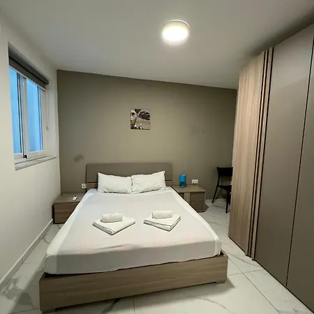Διαμέρισμα Spacious 3bd Family With Terrace - By Hostmt