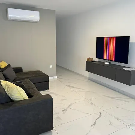 Spacious 3bd Family With Terrace - By Hostmt شقة خليج سانت بول