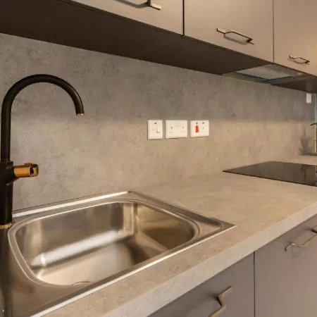 Spacious 3bd Family With Terrace - By Hostmt Σεντ Πόλς Μπέι