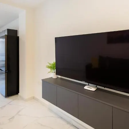 Spacious 3bd Family With Terrace - By Hostmt