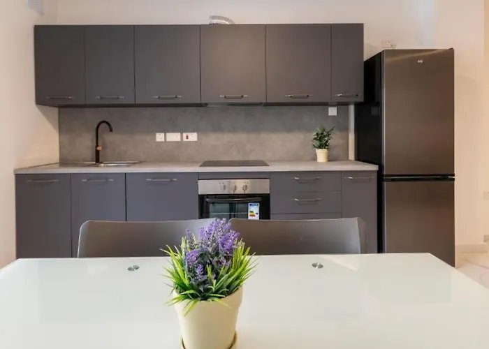 Spacious 3bd Family With Terrace - By Hostmt